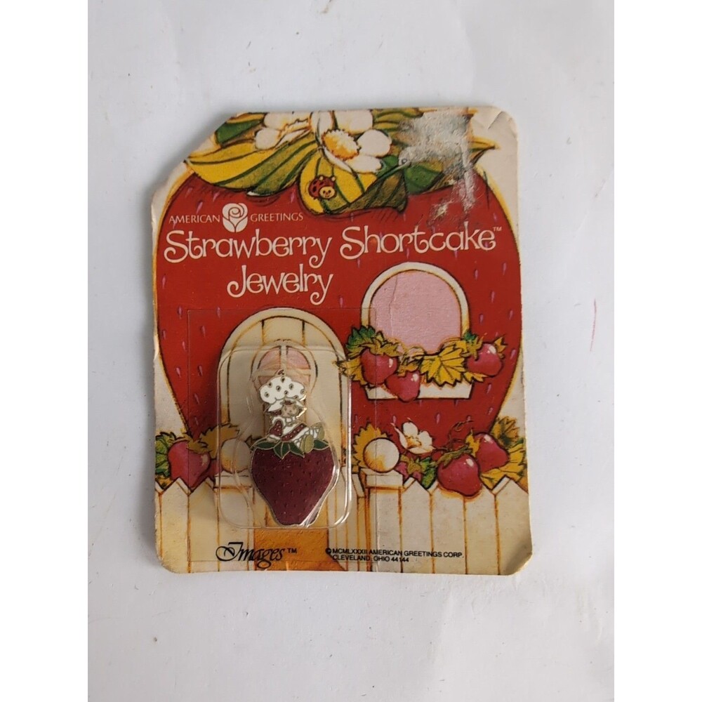 Vtg Strawberry Shortcake Pin Jewelry Doll on Strawberry New On Card 1982 Metal